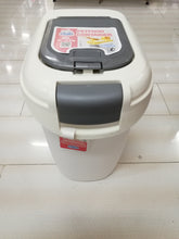 Load image into Gallery viewer, Pet food Cotainer..10 ~12.5kg